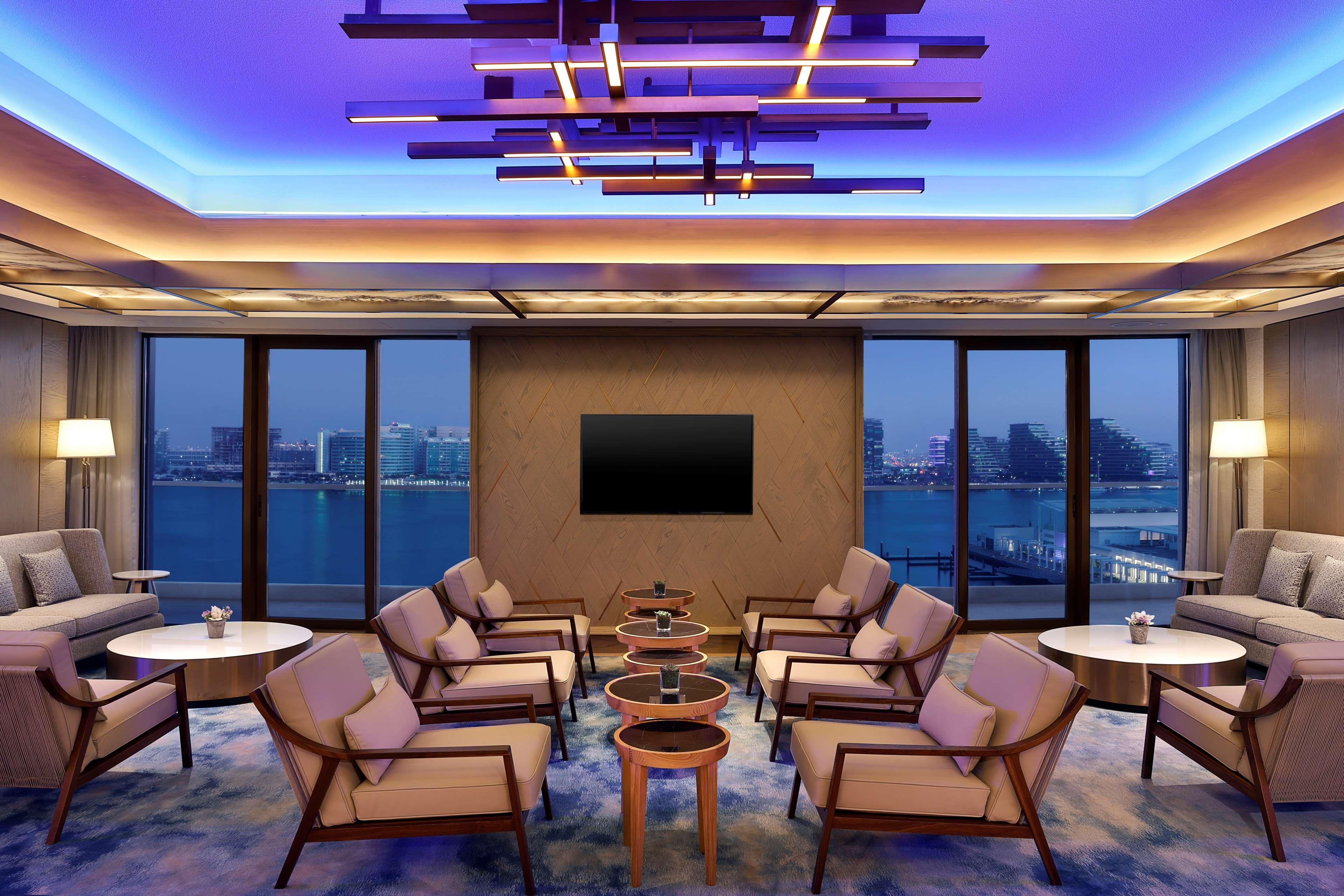 Hilton Yas Island Resort 5*