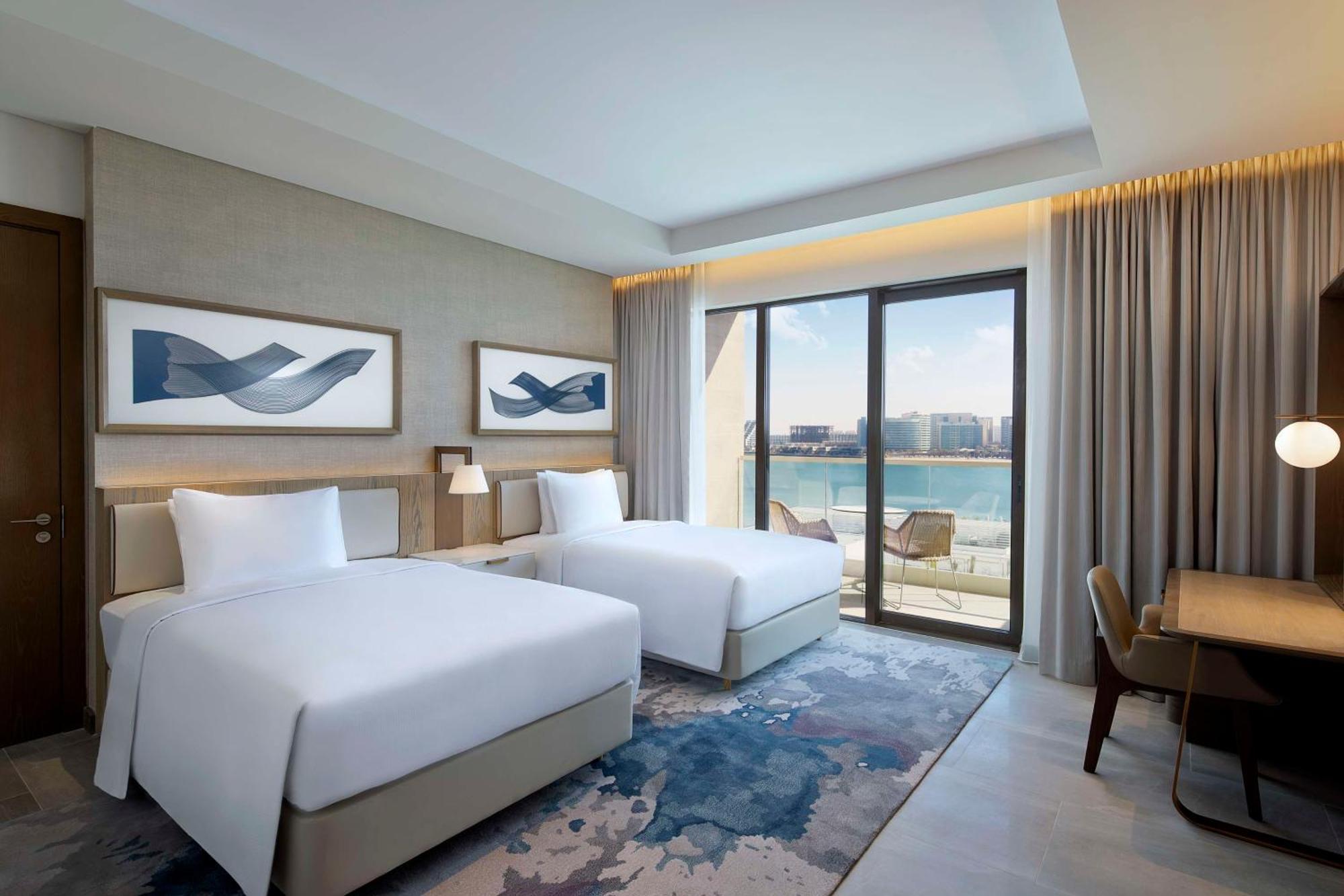 Hilton Yas Island 5*