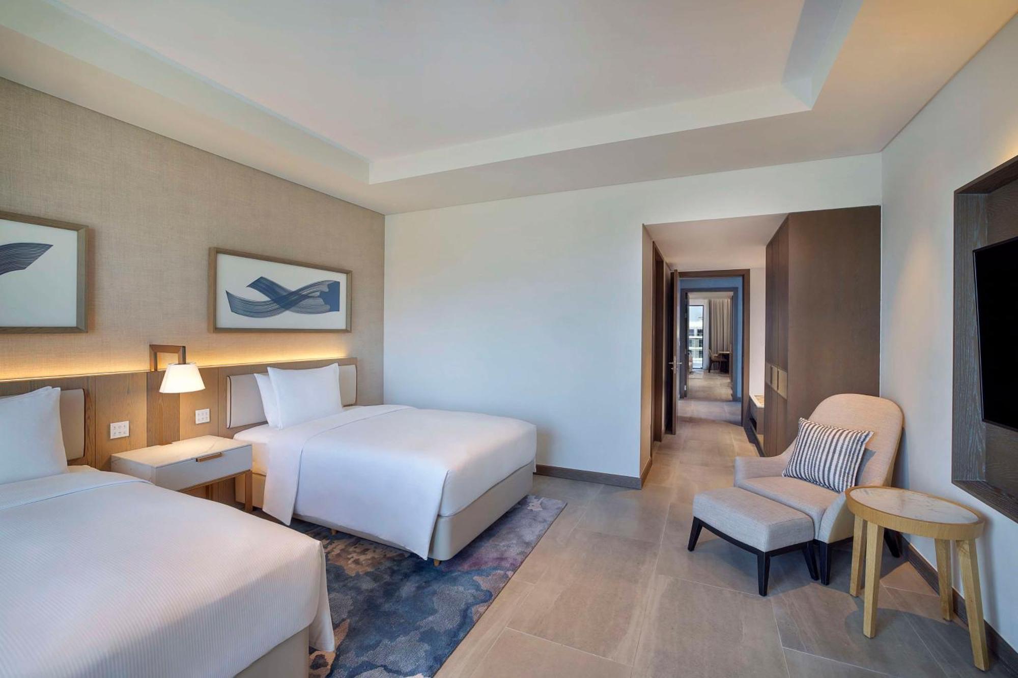 Hilton Yas Island Resort 5*